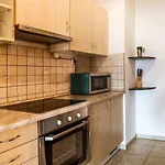 Dnd, Kun Apartments, Keleti Railway Station Ξενοδοχείο με διαμερίσματα Βουδαπέστη