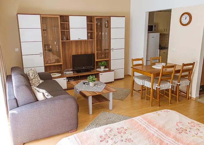 Dnd, Kun Apartments, Keleti Railway Station アパートホテル 3*