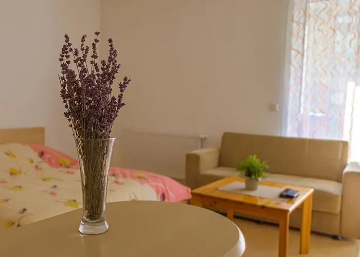 Dnd, Kun Apartments, Keleti Railway Station アパートホテル 3*