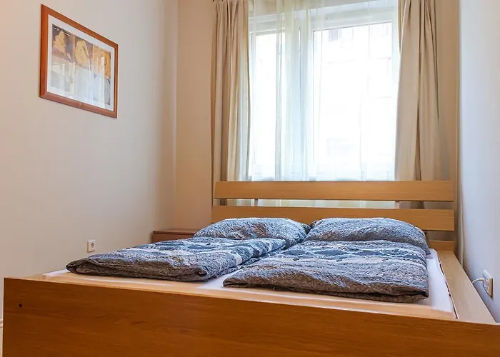 Dnd, Kun Apartments, Keleti Railway Station 3*