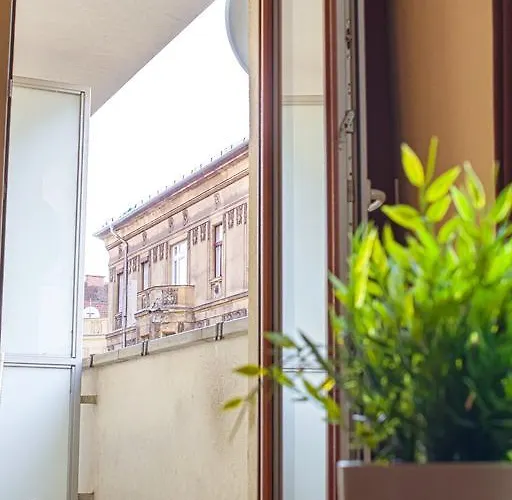 Dnd, Kun Apartments, Keleti Railway Station アパートホテル ブダペスト