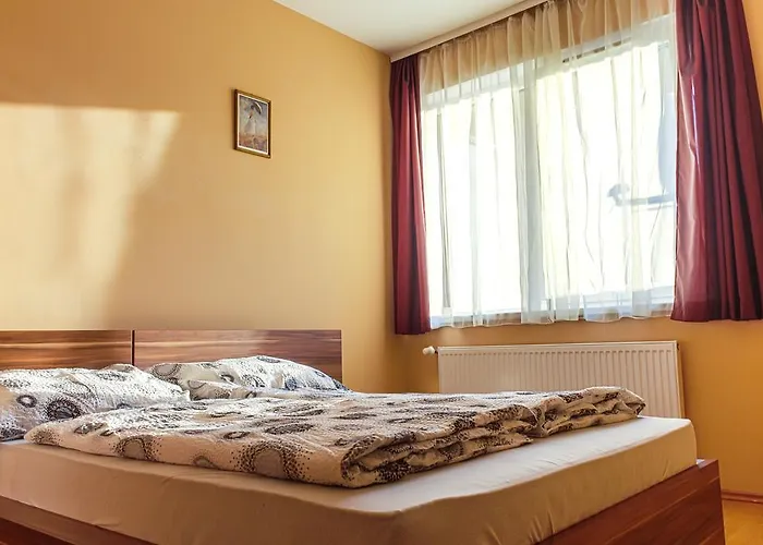 Dnd, Kun Apartments, Keleti Railway Station