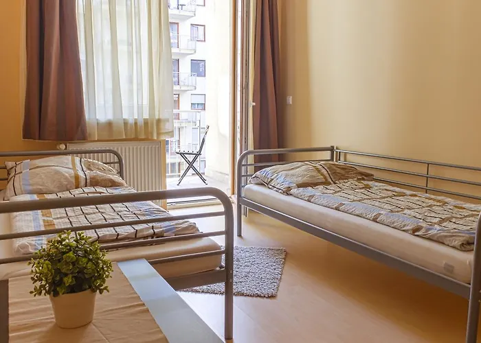 Dnd, Kun Apartments, Keleti Railway Station 3*