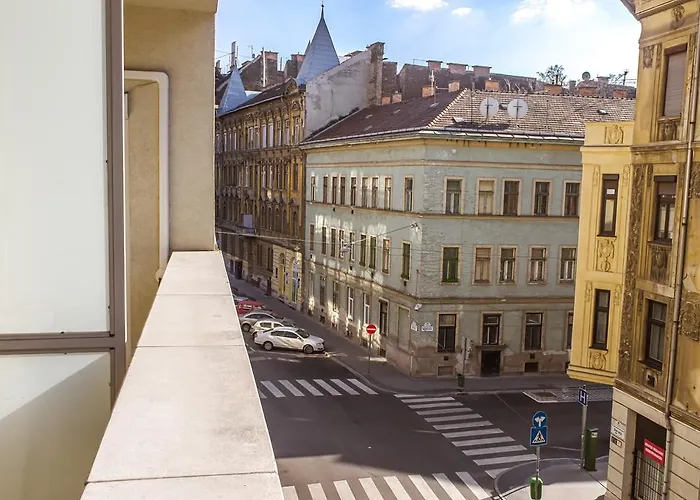Dnd, Kun Apartments, Keleti Railway Station 3*
