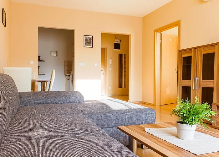 Dnd, Kun Apartments, Keleti Railway Station Budapest