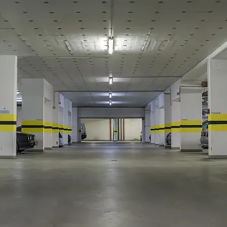Dnd, Kun Apartments, Keleti Railway Station 3* Budapeşte