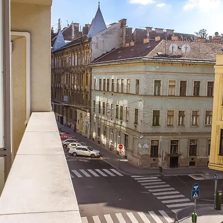 Dnd, Kun Apartments, Keleti Railway Station 3*