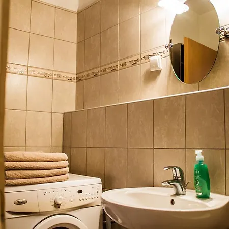 Dnd, Kun Apartments, Keleti Railway Station アパートホテル 3*