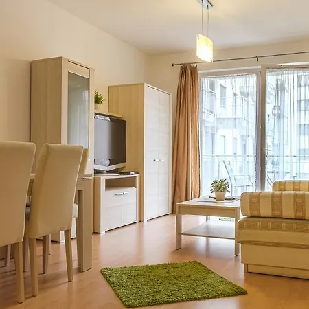 Dnd, Kun Apartments, Keleti Railway Station Budapeşte