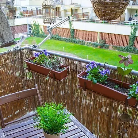 Dnd, Kun Apartments, Keleti Railway Station 3*