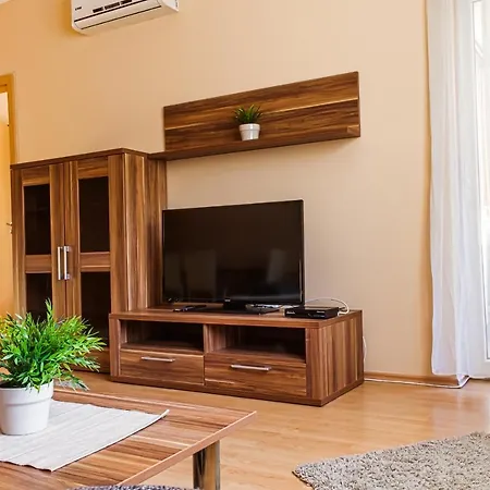Dnd, Kun Apartments, Keleti Railway Station アパートホテル ブダペスト