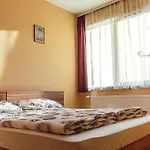 Dnd, Kun Apartments, Keleti Railway Station